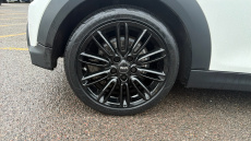 MINI Hatchback 1.5 Cooper Exclusive Premium 3dr Auto Petrol Hatchback